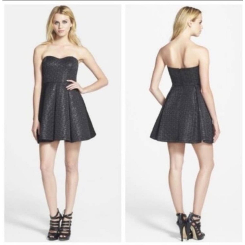 ASTR | Black Strapless Cocktail Dress - Sweetheart Neckline - Chic Quiet Luxury